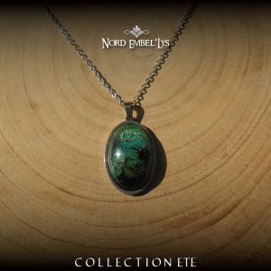 Collier résine bleu-vert Mélanésie